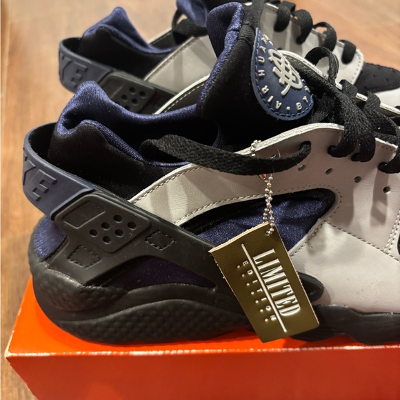 Men’s Nike Air Limited Edition Huarache Size 12 - Picture 3 of 15